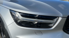 Volvo Xc40 2.0 T4 R DESIGN Pro 5dr AWD Geartronic Petrol Estate